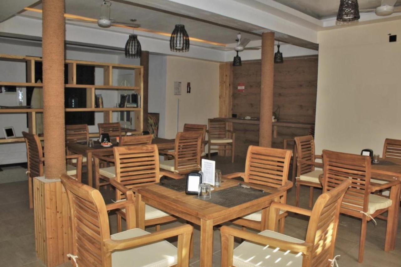 Surf Yoga Camp Hotel Thulusdhoo Exterior foto